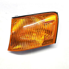 Genuine Toyota  Front LH Indicator Signal Lamp - Part Number: 81521-22440